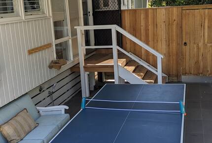 Vintage Coastal Escape Above Port Phillip Bay - Mount Martha, Australia