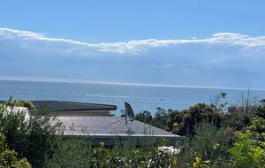 Vintage Coastal Escape Above Port Phillip Bay - Mount Martha, Australia