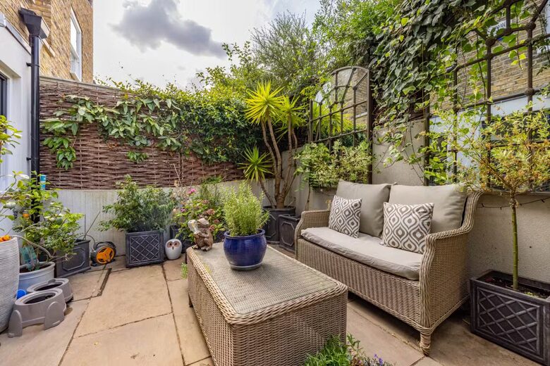 A Refined Fulham Townhouse with Private Garden - London, United Kingdom