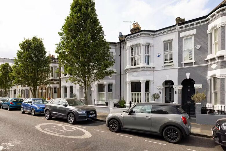 A Refined Fulham Townhouse with Private Garden - London, United Kingdom