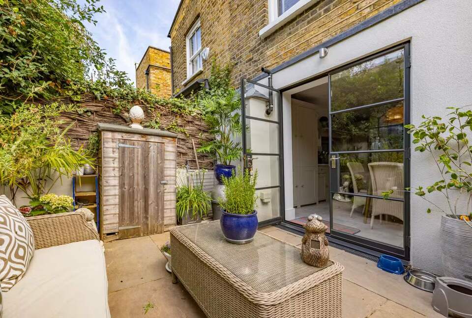 A Refined Fulham Townhouse with Private Garden - London, United Kingdom