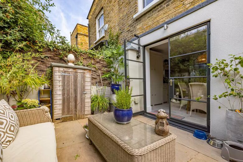 A Refined Fulham Townhouse with Private Garden - London, United Kingdom