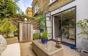 A Refined Fulham Townhouse with Private Garden - London, United Kingdom