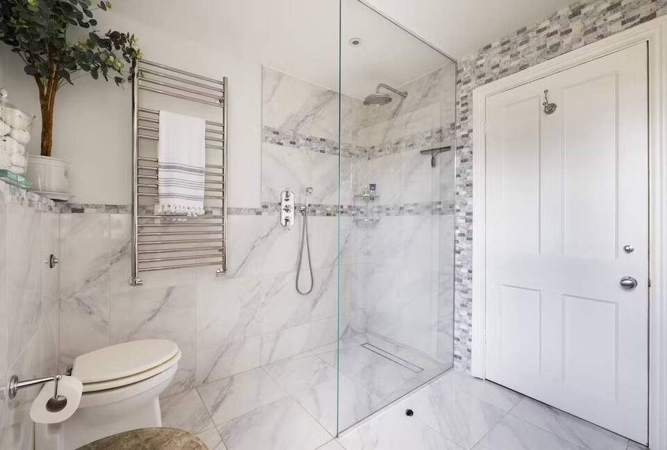 A Refined Fulham Townhouse with Private Garden - London, United Kingdom