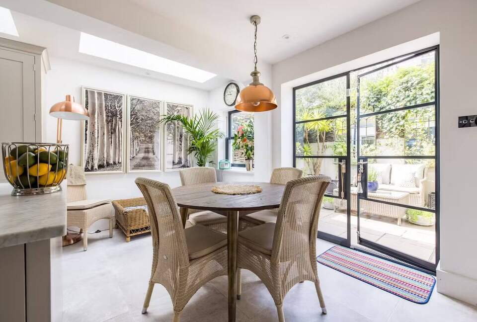 A Refined Fulham Townhouse with Private Garden - London, United Kingdom