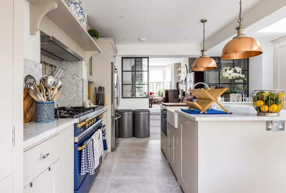 A Refined Fulham Townhouse with Private Garden - London, United Kingdom