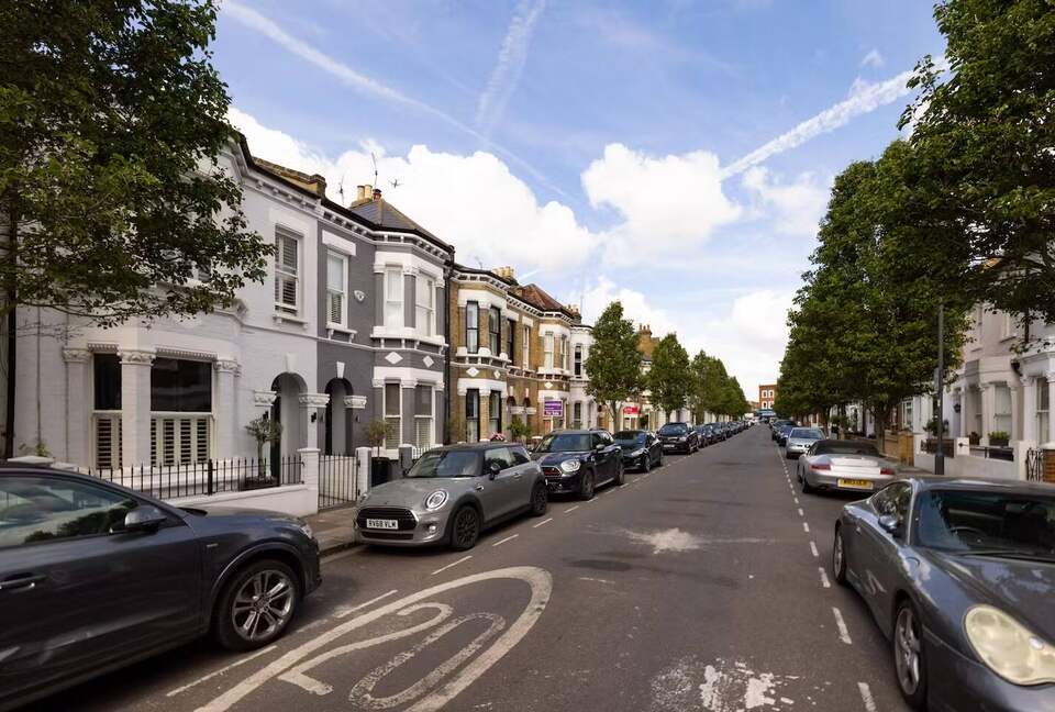 A Refined Fulham Townhouse with Private Garden - London, United Kingdom