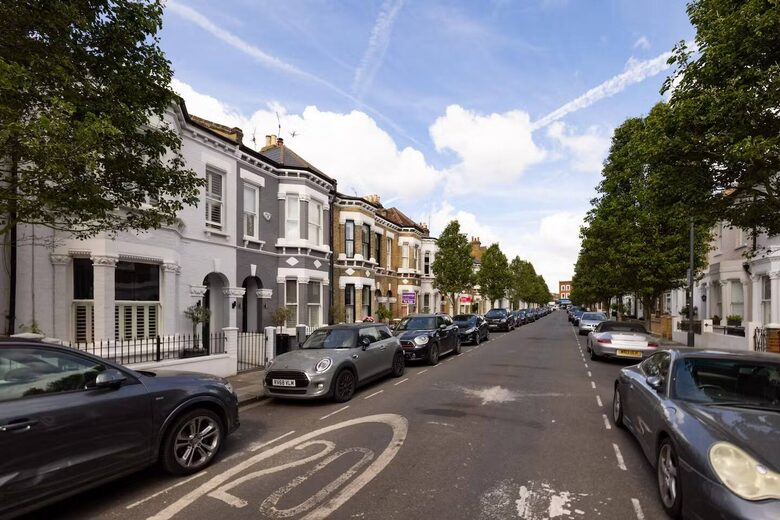 A Refined Fulham Townhouse with Private Garden - London, United Kingdom