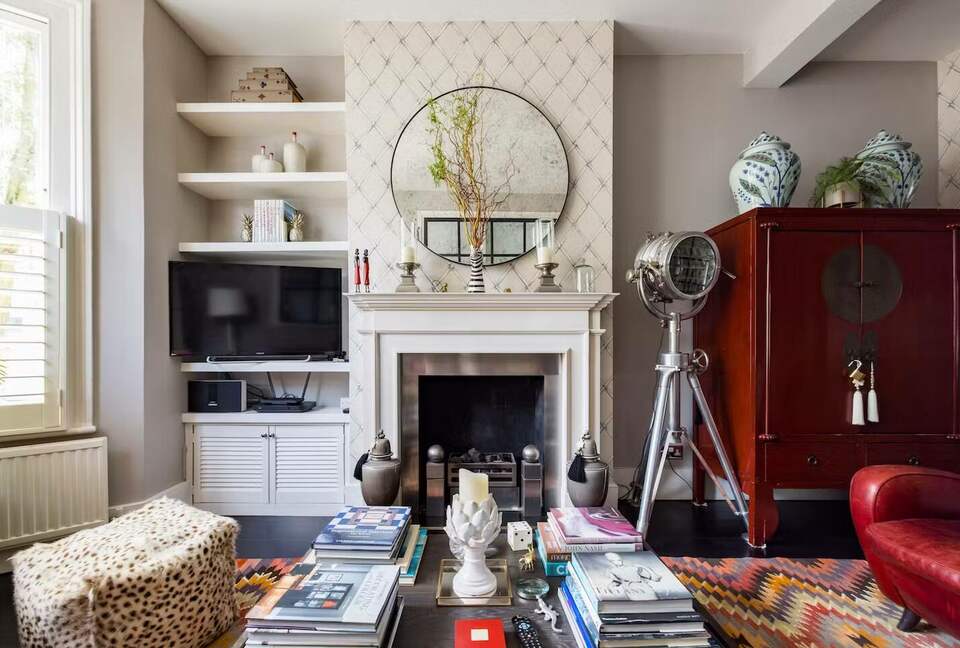 A Refined Fulham Townhouse with Private Garden - London, United Kingdom