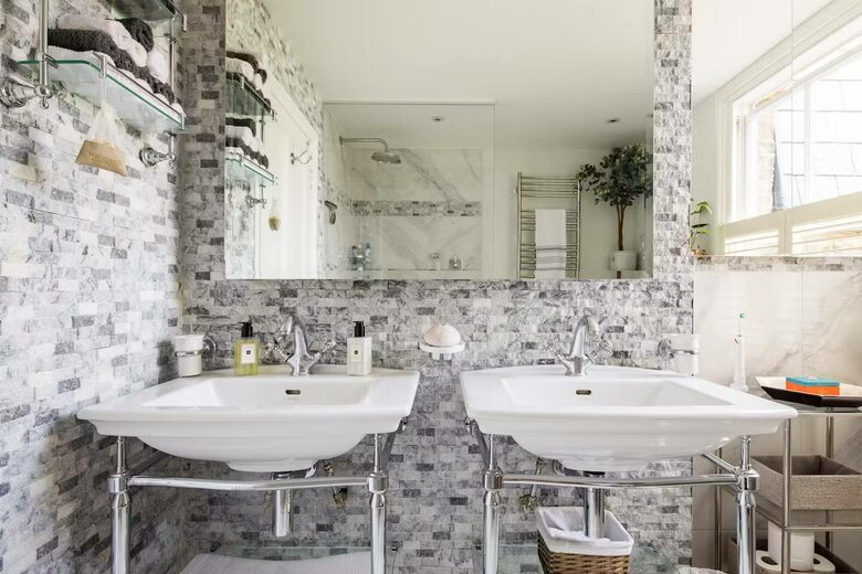 A Refined Fulham Townhouse with Private Garden - London, United Kingdom