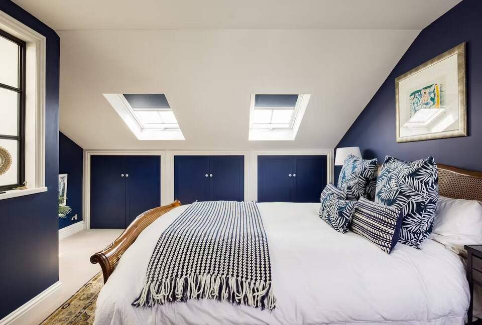 A Refined Fulham Townhouse with Private Garden - London, United Kingdom