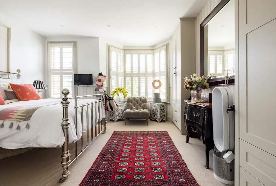 A Refined Fulham Townhouse with Private Garden - London, United Kingdom
