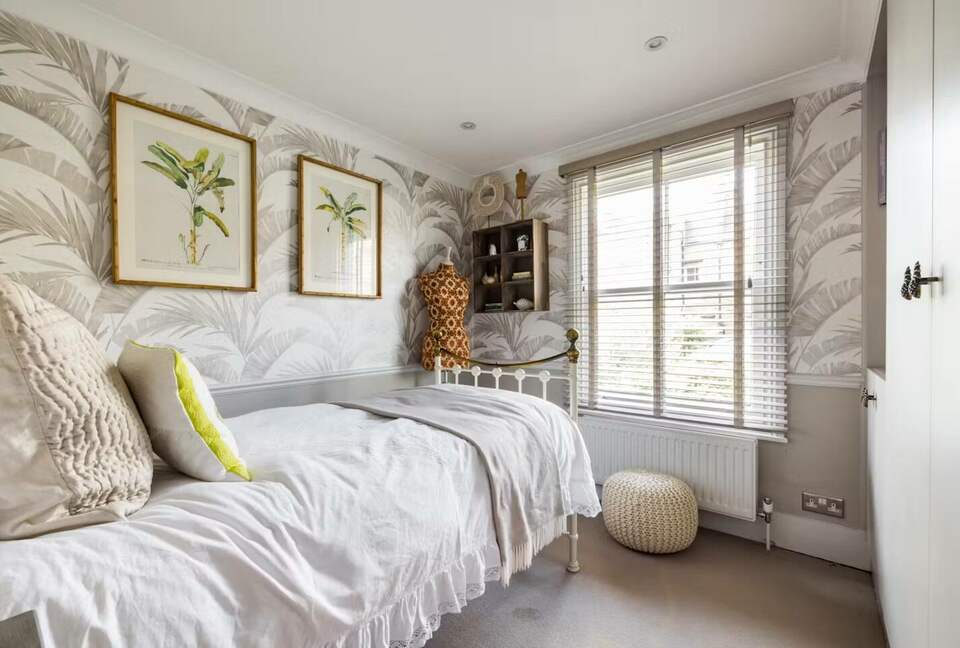 A Refined Fulham Townhouse with Private Garden - London, United Kingdom