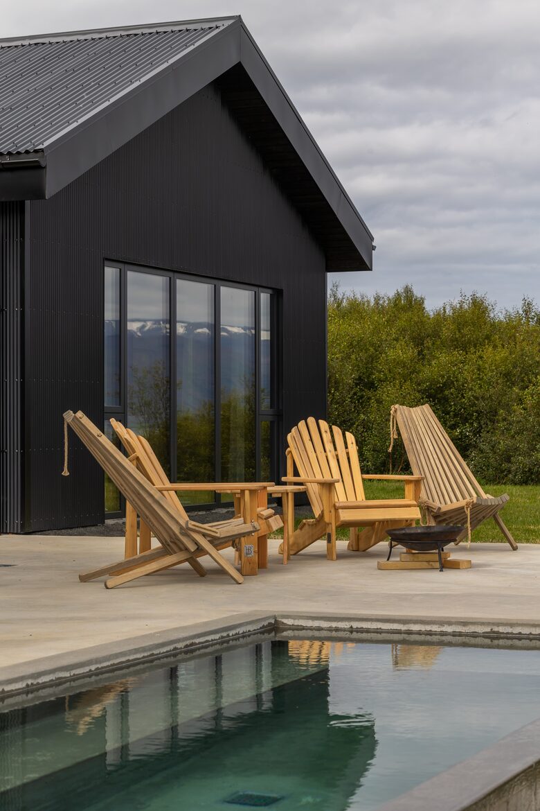 A Sophisticated Coastal Sanctuary with Panoramic Sea Vistas - Akureyri, Iceland