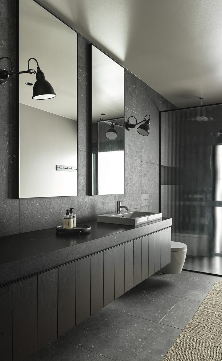 A Sophisticated Coastal Sanctuary with Panoramic Sea Vistas - Akureyri, Iceland