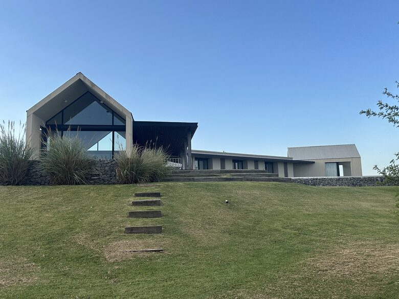 An Elegant Home on the Carmelo Golf Course - Carmelo, Uruguay
