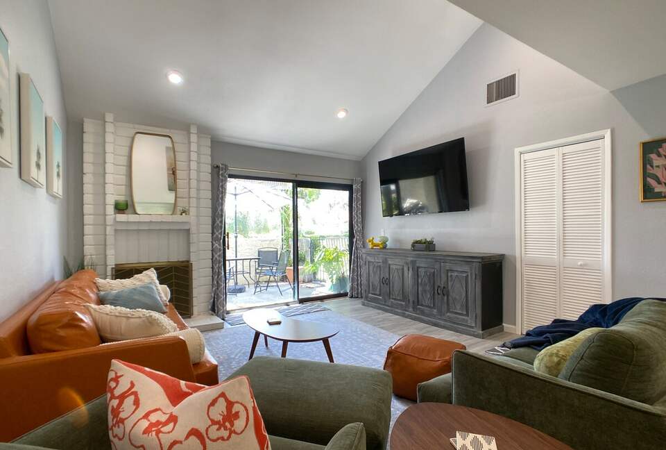 Golf Course Retreat with Mountain Views in Palm Springs - Palm Springs, California