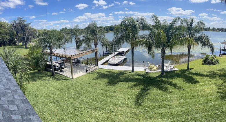 Lakefront Living with Hot Tub & Dock in the Heart of Orlando - Orlando, Florida