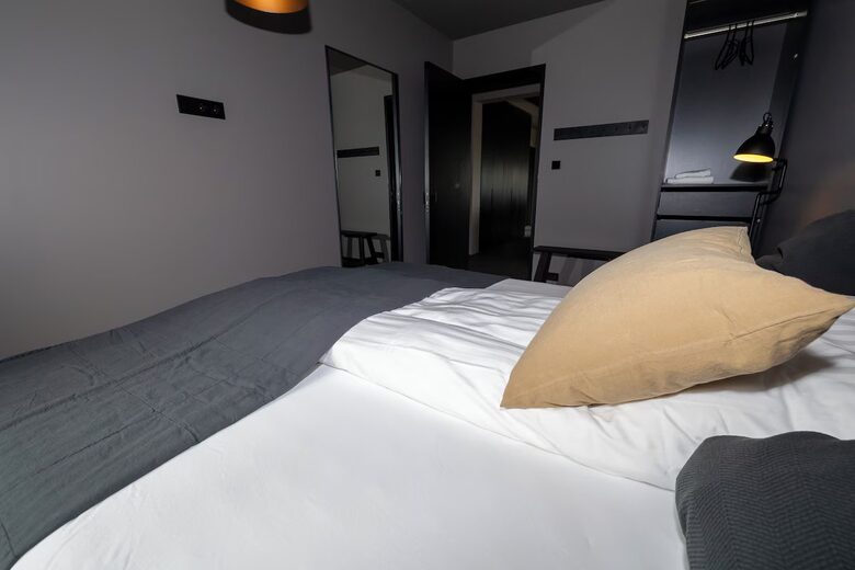 A Sophisticated Coastal Sanctuary with Panoramic Sea Vistas - Akureyri, Iceland