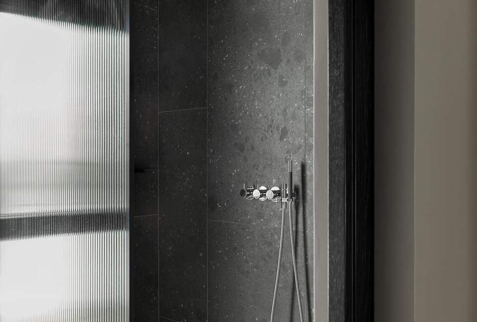 A Sophisticated Coastal Sanctuary with Panoramic Sea Vistas - Akureyri, Iceland