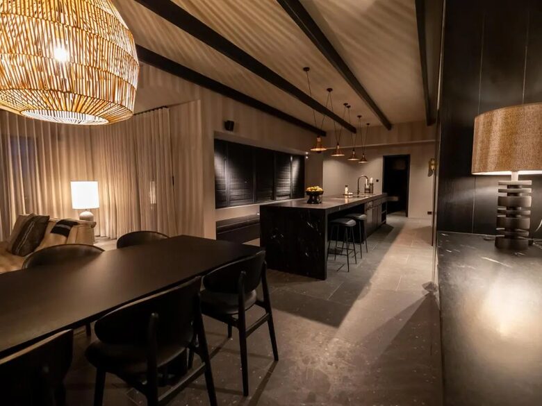 A Sophisticated Coastal Sanctuary with Panoramic Sea Vistas - Akureyri, Iceland