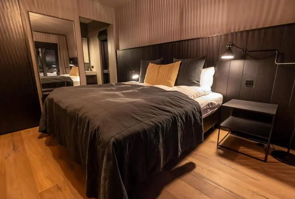 A Sophisticated Coastal Sanctuary with Panoramic Sea Vistas - Akureyri, Iceland