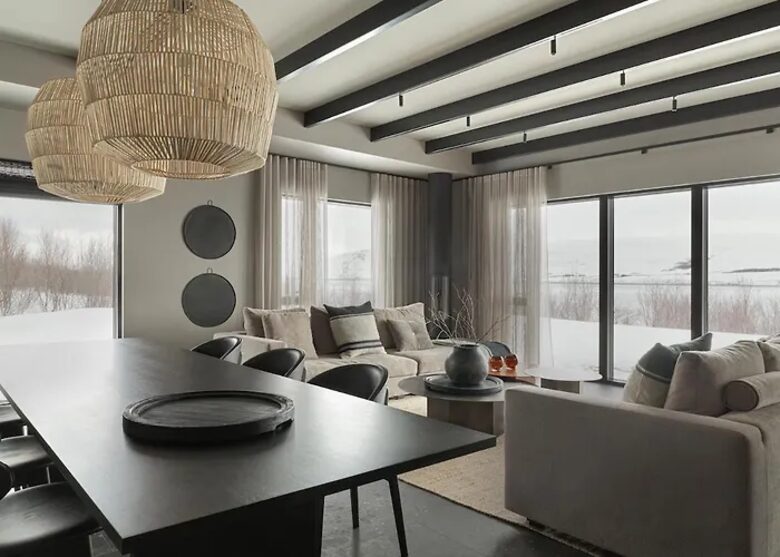 A Sophisticated Coastal Sanctuary with Panoramic Sea Vistas - Akureyri, Iceland