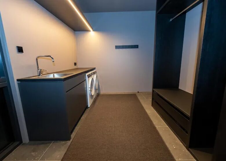 A Sophisticated Coastal Sanctuary with Panoramic Sea Vistas - Akureyri, Iceland