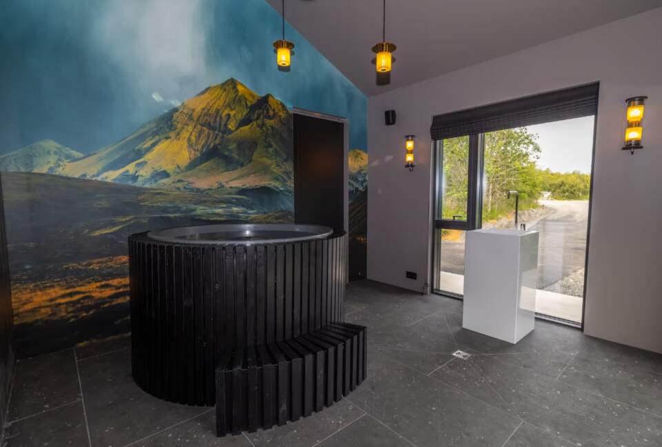 A Sophisticated Coastal Sanctuary with Panoramic Sea Vistas - Akureyri, Iceland