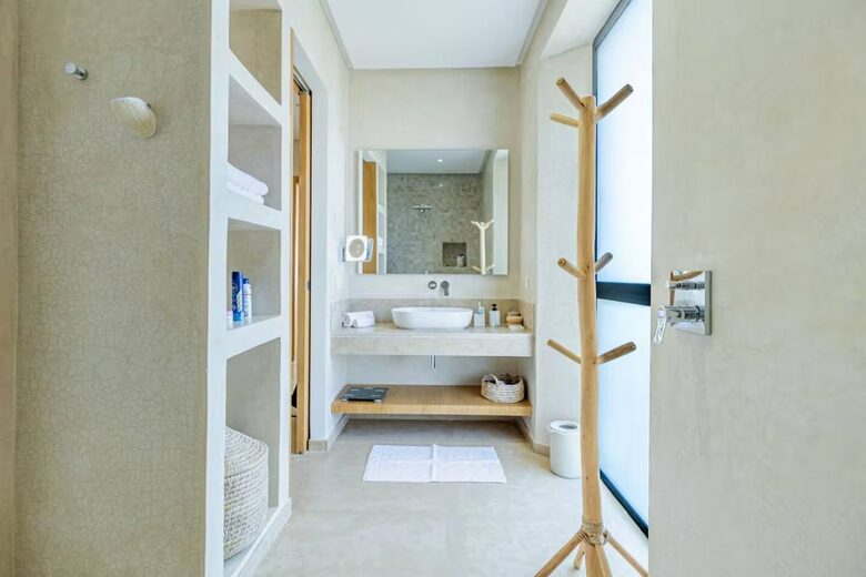 A Sophisticated Six-Bedroom Villa in Amelkis Golf Residence - Marrakesh, Morocco