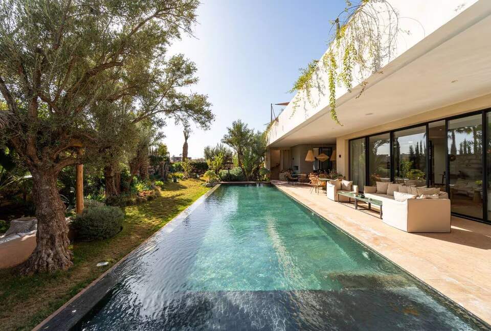 A Sophisticated Six-Bedroom Villa in Amelkis Golf Residence - Marrakesh, Morocco
