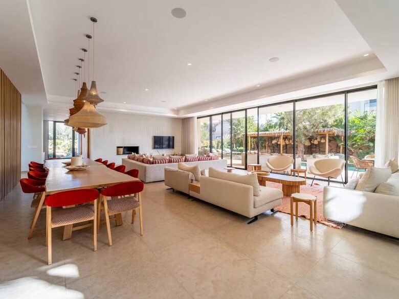 A Sophisticated Six-Bedroom Villa in Amelkis Golf Residence - Marrakesh, Morocco