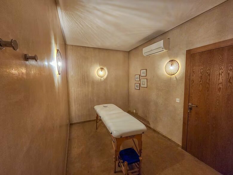 A Sophisticated Six-Bedroom Villa in Amelkis Golf Residence - Marrakesh, Morocco