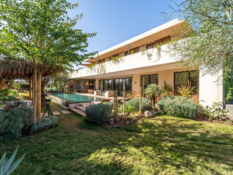 A Sophisticated Six-Bedroom Villa in Amelkis Golf Residence - Marrakesh, Morocco