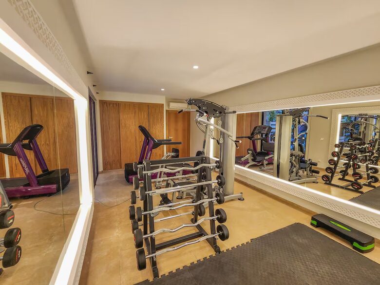 A Sophisticated Six-Bedroom Villa in Amelkis Golf Residence - Marrakesh, Morocco