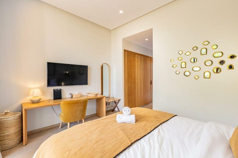 A Sophisticated Six-Bedroom Villa in Amelkis Golf Residence - Marrakesh, Morocco