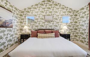 Mountain Basecamp with Sauna & Jacuzzi - Heber City, Utah