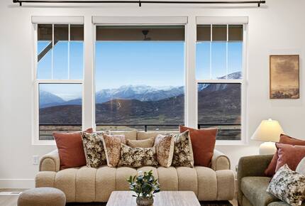 Mountain Basecamp with Sauna & Jacuzzi - Heber City, Utah