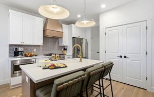 Mountain Basecamp with Sauna & Jacuzzi - Heber City, Utah