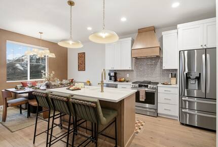 Mountain Basecamp with Sauna & Jacuzzi - Heber City, Utah