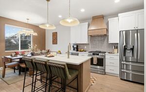 Mountain Basecamp with Sauna & Jacuzzi - Heber City, Utah