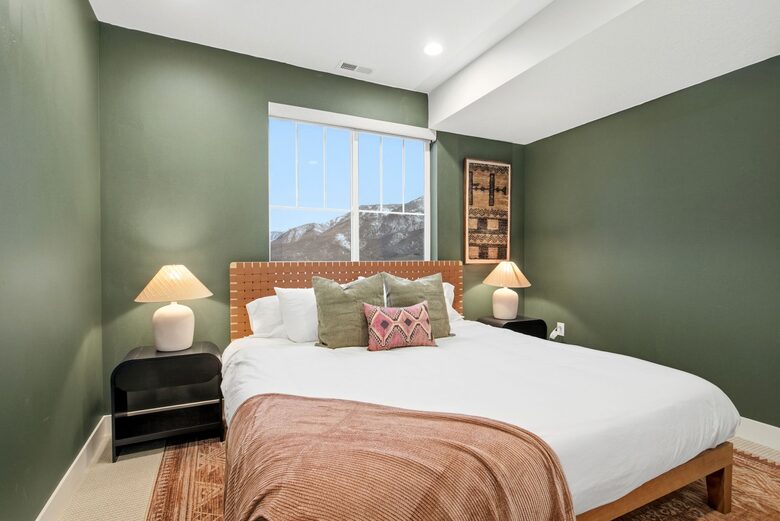 Mountain Basecamp with Sauna & Jacuzzi - Heber City, Utah