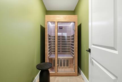 Mountain Basecamp with Sauna & Jacuzzi - Heber City, Utah