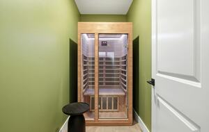 Mountain Basecamp with Sauna & Jacuzzi - Heber City, Utah