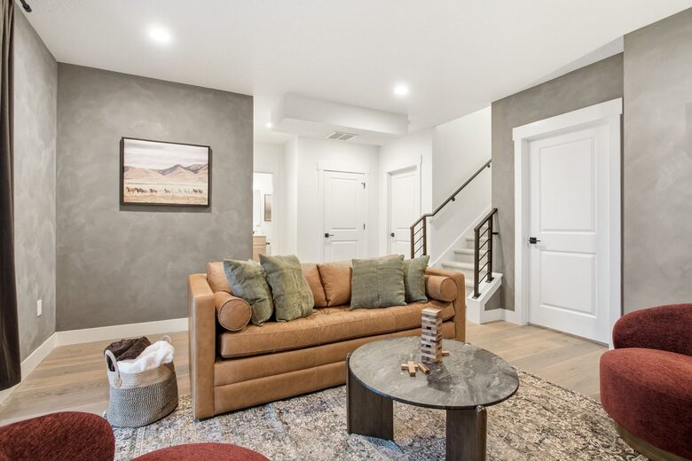 Mountain Basecamp with Sauna & Jacuzzi - Heber City, Utah