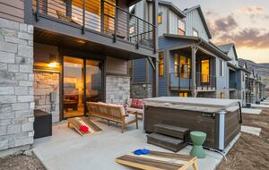 Mountain Basecamp with Sauna & Jacuzzi - Heber City, Utah