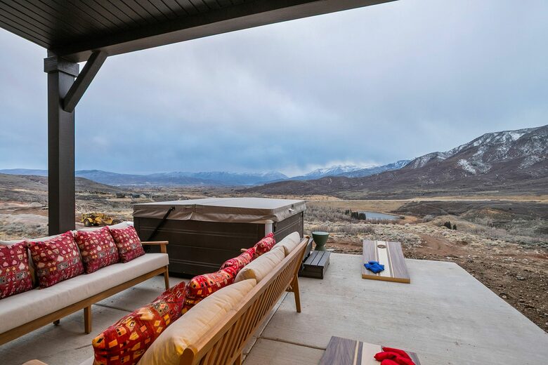 Mountain Basecamp with Sauna & Jacuzzi - Heber City, Utah