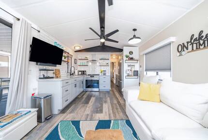 Lake Havasu Waterfront Tiny Home - Lake Havasu City, Arizona