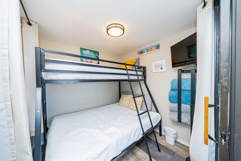 Lake Havasu Waterfront Tiny Home - Lake Havasu City, Arizona