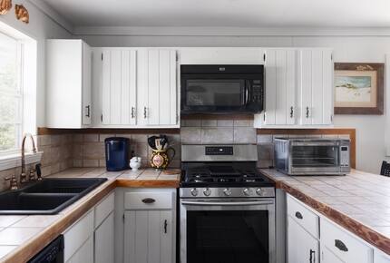 Classic Gulf Shores Cottage with Private Beach Access - Gulf Shores, Alabama